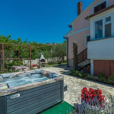 Ferienhaus Zora With Whirlpool Sveti Lovrec Pazenaticki Екстер'єр фото
