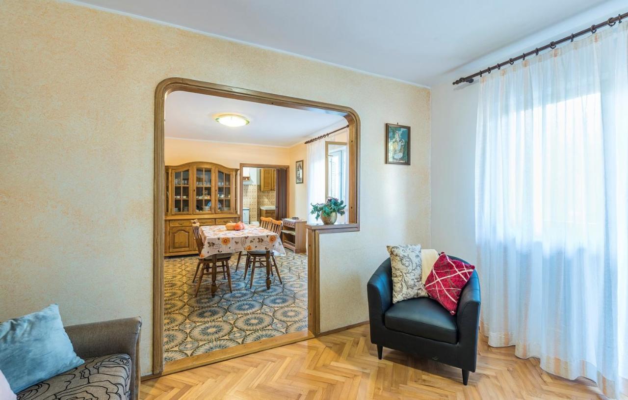 Ferienhaus Zora With Whirlpool Sveti Lovrec Pazenaticki Екстер'єр фото