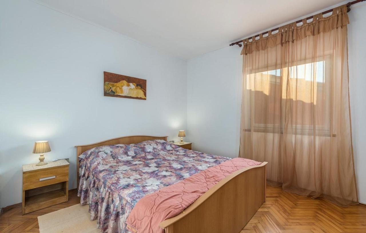 Ferienhaus Zora With Whirlpool Sveti Lovrec Pazenaticki Екстер'єр фото