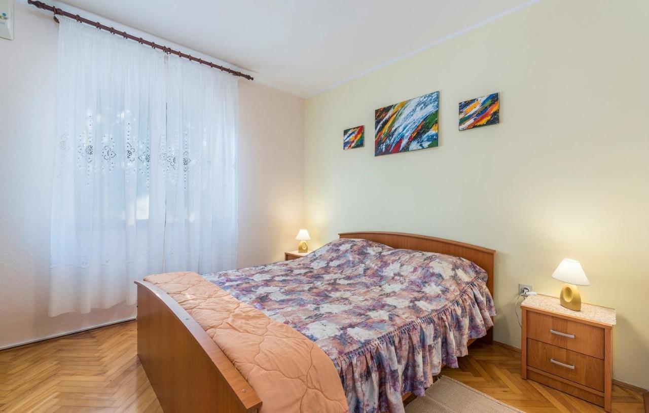 Ferienhaus Zora With Whirlpool Sveti Lovrec Pazenaticki Екстер'єр фото