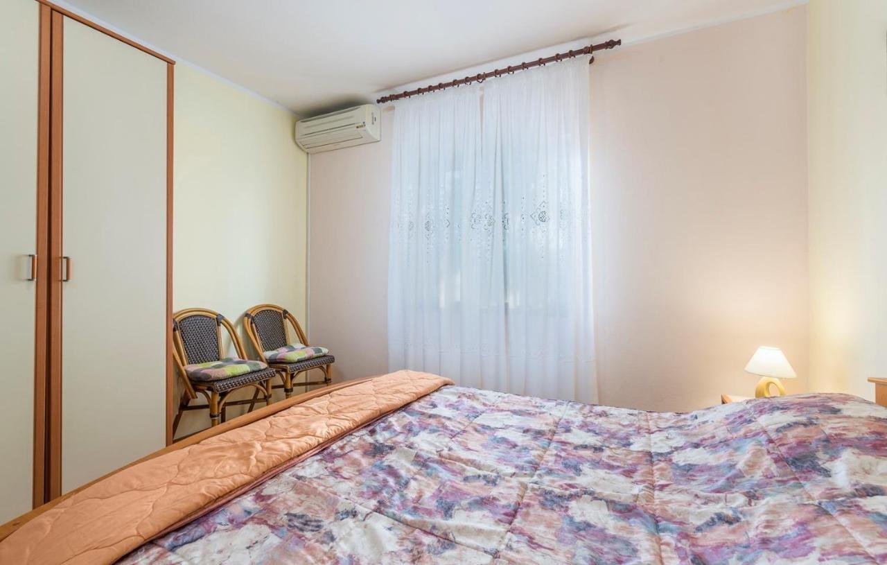Ferienhaus Zora With Whirlpool Sveti Lovrec Pazenaticki Екстер'єр фото